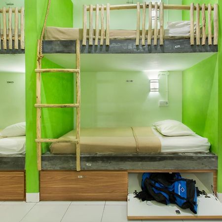 The Eco-Living Hostel Денпасар Екстериор снимка