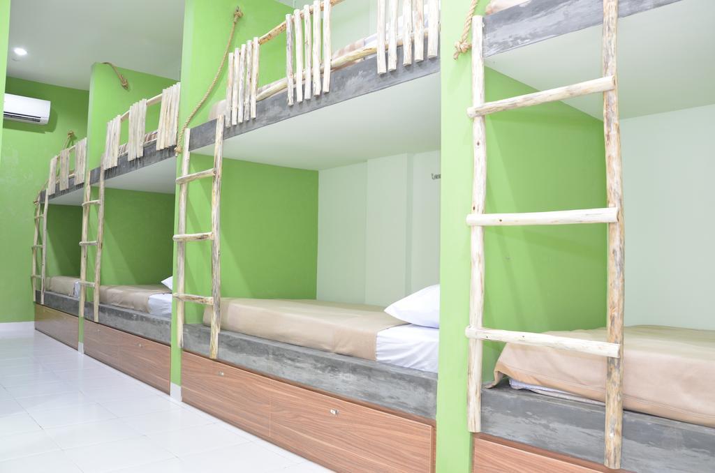 The Eco-Living Hostel Денпасар Стая снимка