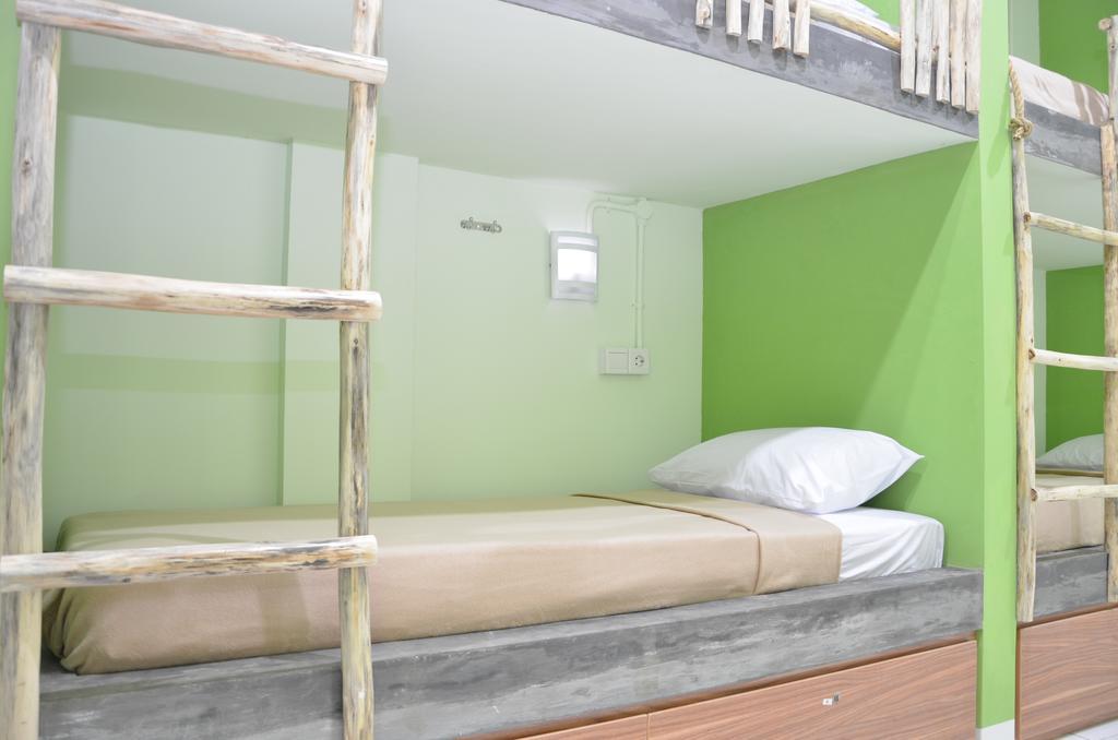 The Eco-Living Hostel Денпасар Стая снимка