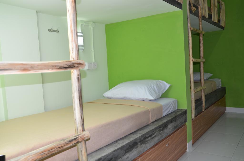 The Eco-Living Hostel Денпасар Екстериор снимка