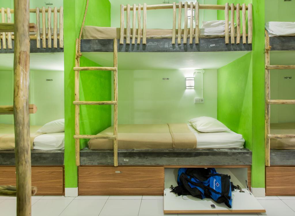 The Eco-Living Hostel Денпасар Екстериор снимка